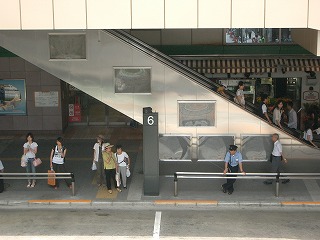 三鷹駅南口広告掲示板1