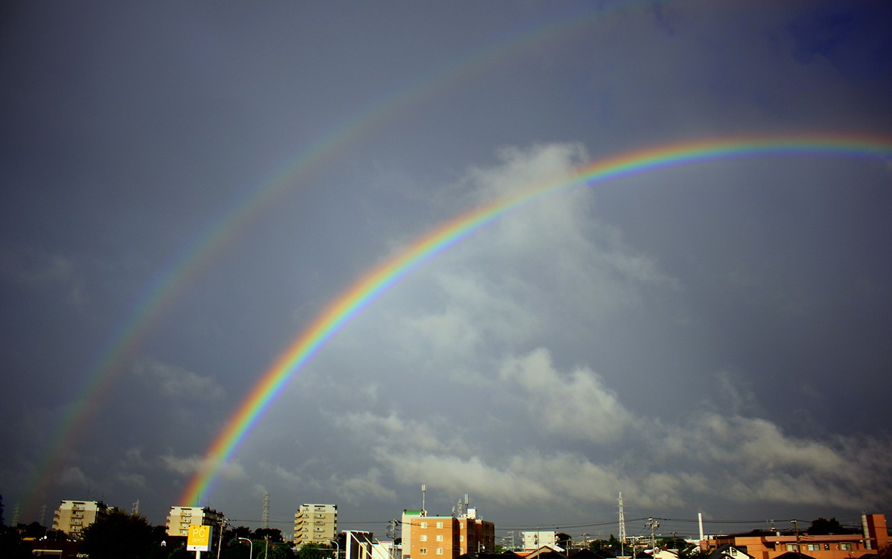 三鷹台に架かる虹