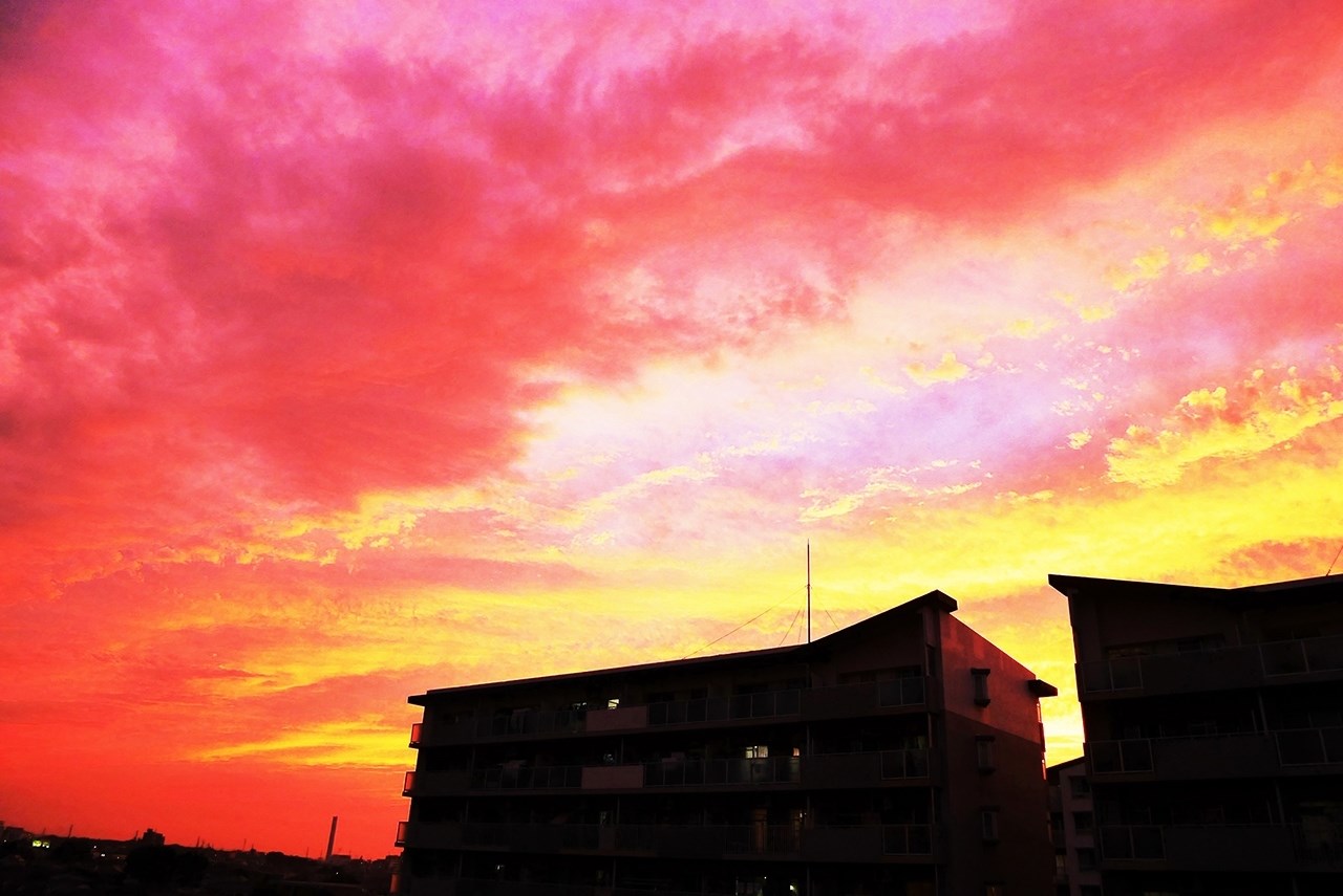 突然の夕焼け雲