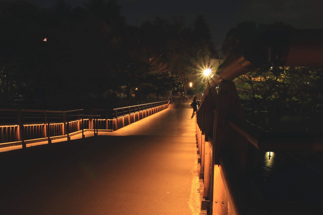 夜の七井橋