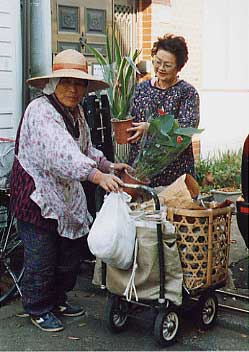 第6回 - まちかど発見賞 花を売って