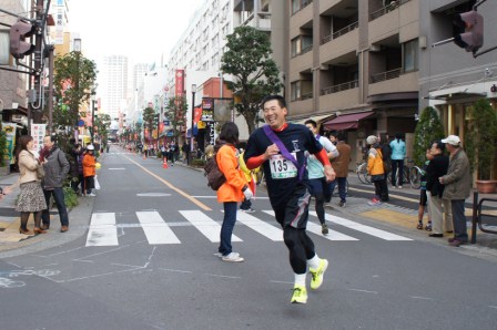 第17回 - 審査員特別賞 三鷹三小　白井校長先生の力走