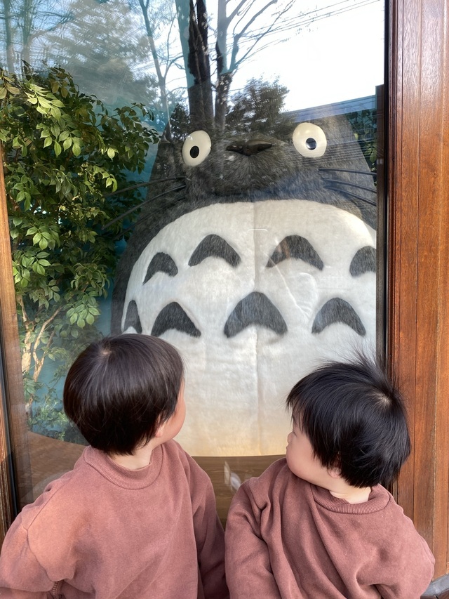 「うしろの正面だあーれ」辻井 由記子さん（2022年）撮影場所：三鷹の森ジブリ美術館